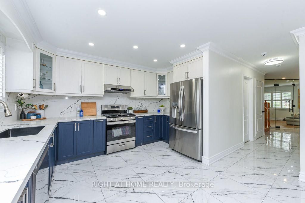 696 Caldwell Crescent • Milton, ON photo 8