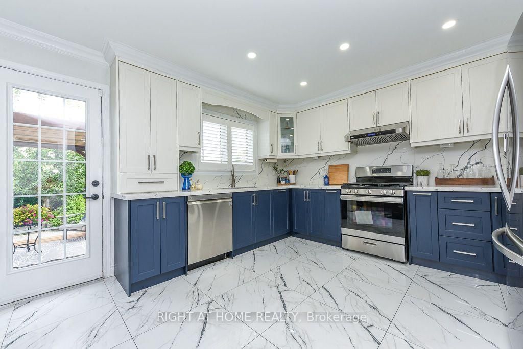 696 Caldwell Crescent • Milton, ON photo 9