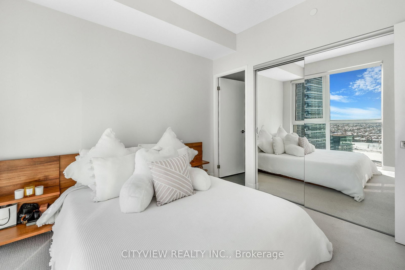 4055 Parkside Village Drive • #1818 • Mississauga, ON photo 17