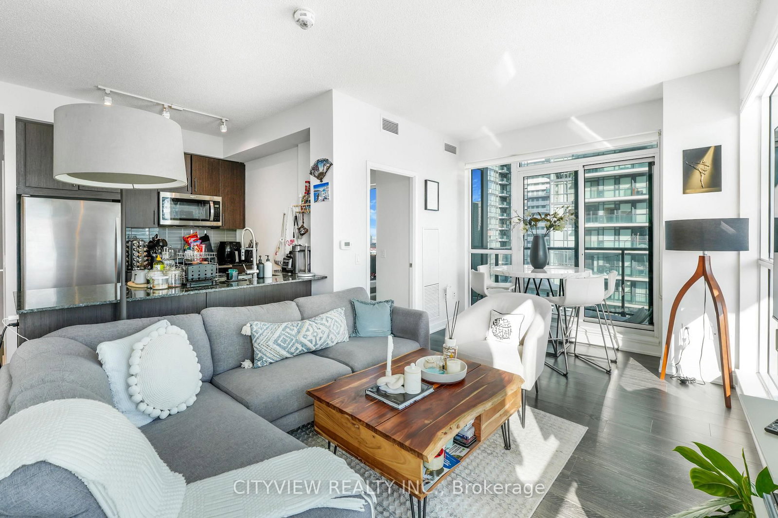 4055 Parkside Village Drive • #1818 • Mississauga, ON photo 6
