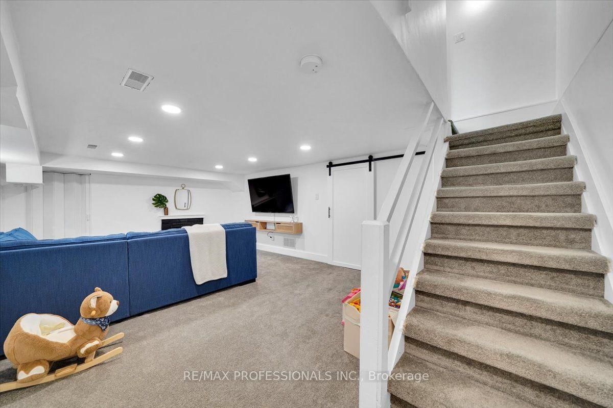 4 Winston Grove • Toronto, ON photo 29