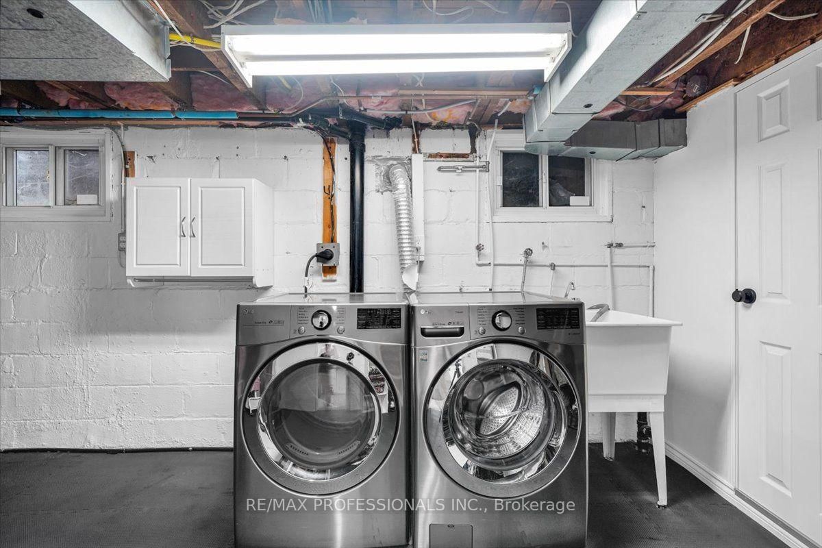 4 Winston Grove • Toronto, ON photo 32