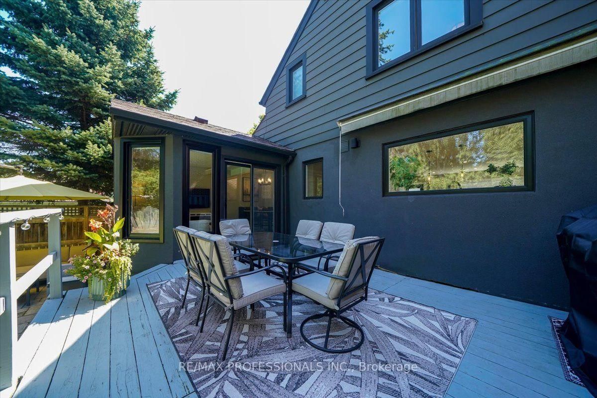 4 Winston Grove • Toronto, ON photo 34