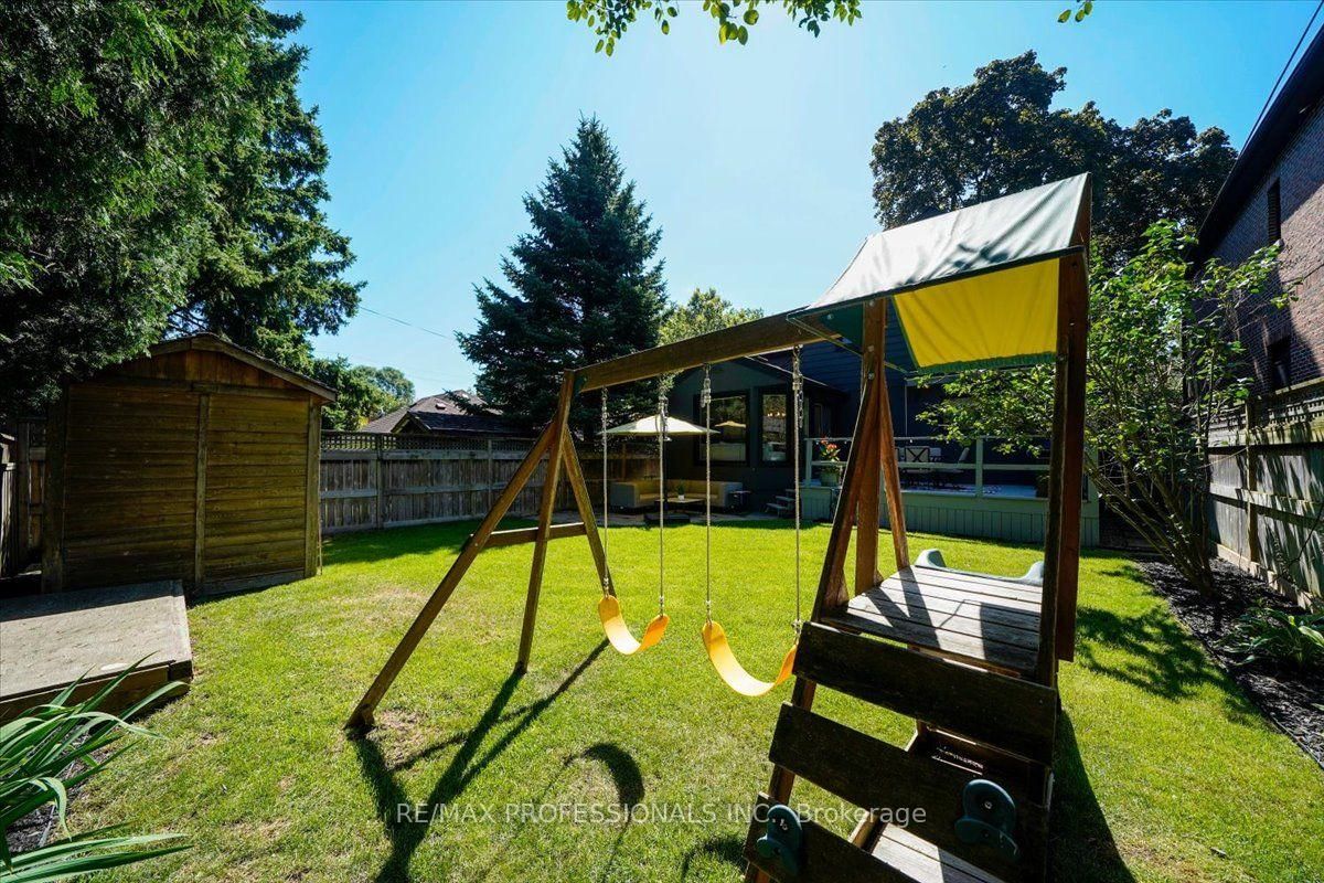 4 Winston Grove • Toronto, ON photo 39