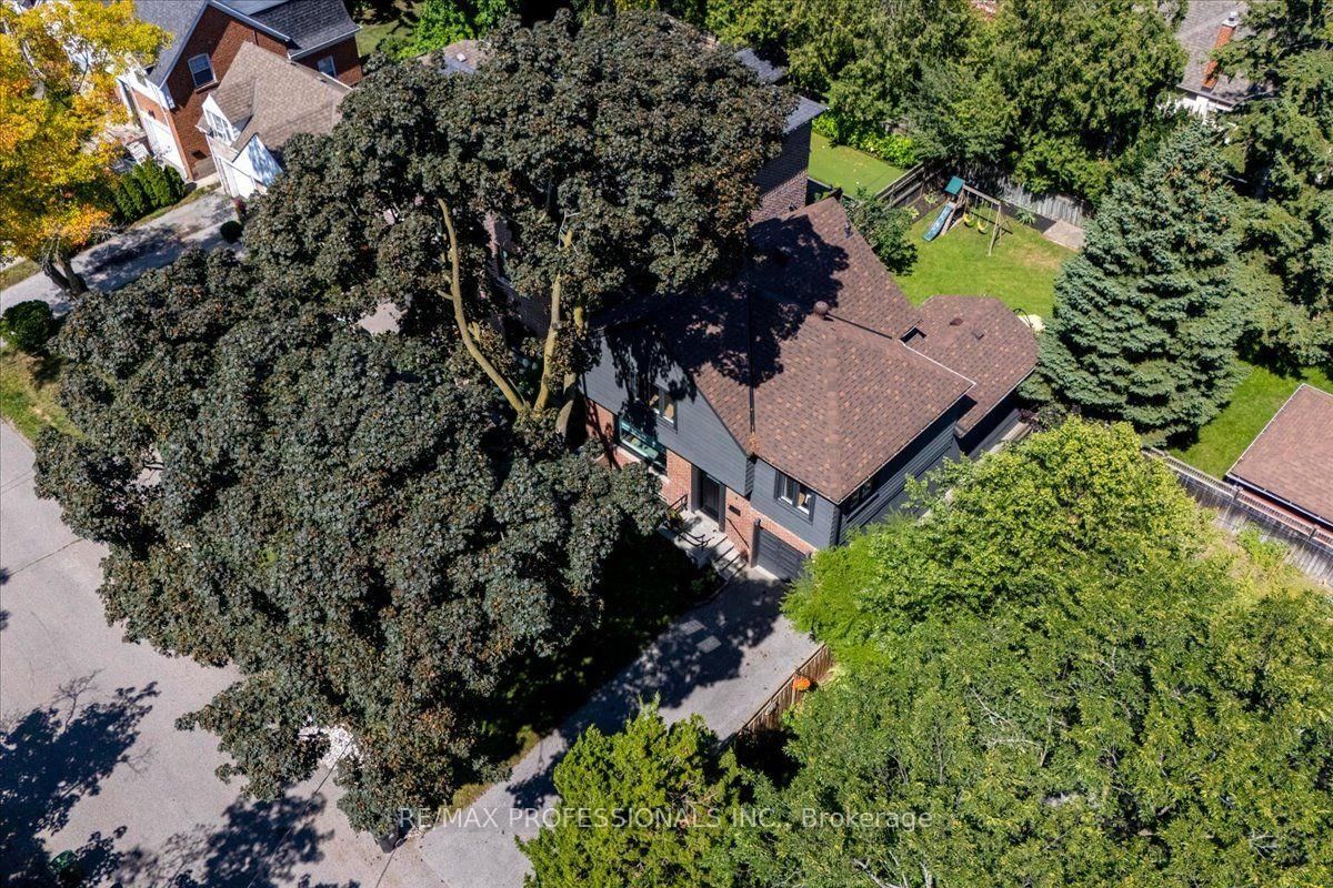 4 Winston Grove • Toronto, ON photo 47