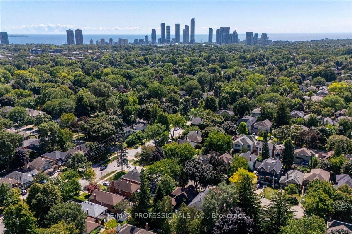 4 Winston Grove • Toronto, ON photo 48