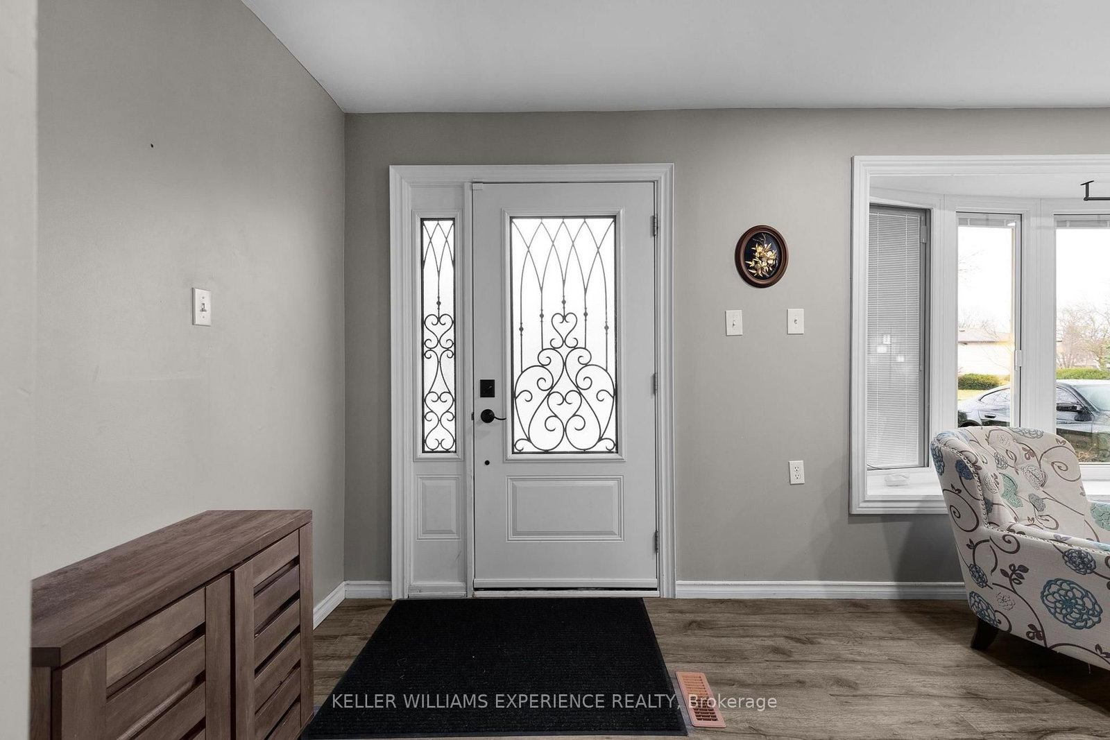 27 Rustic Crescent • Orangeville, ON photo 4