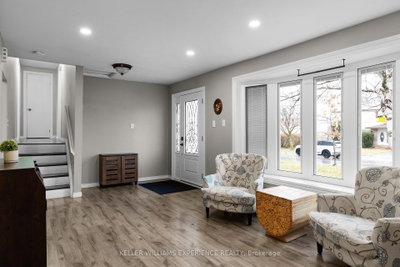 27 Rustic Crescent • Orangeville, ON photo 5