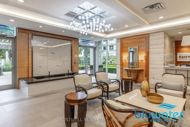 720 - 3500 Lakeshore Road W