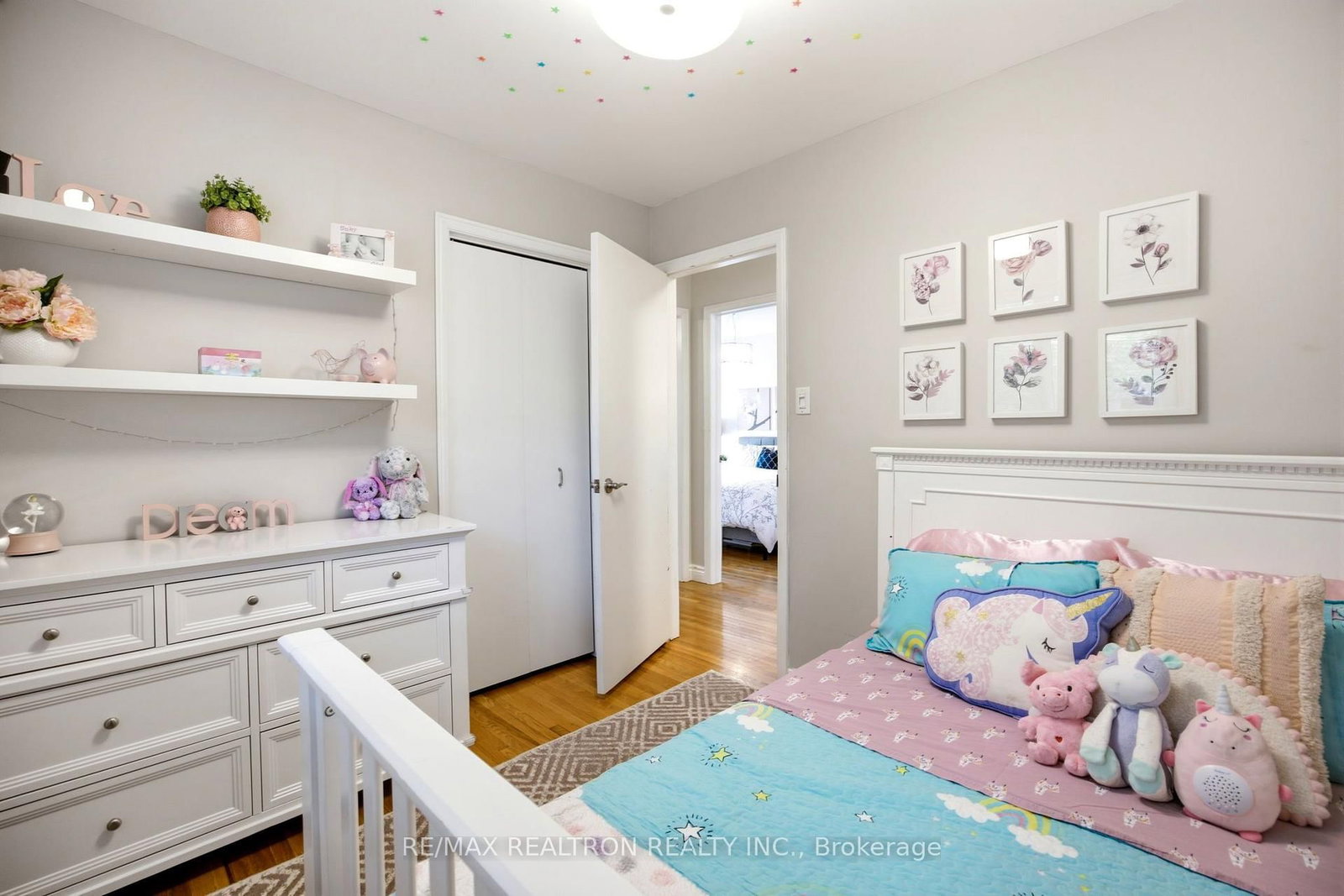 118 Surbray Grove • Mississauga, ON photo 16