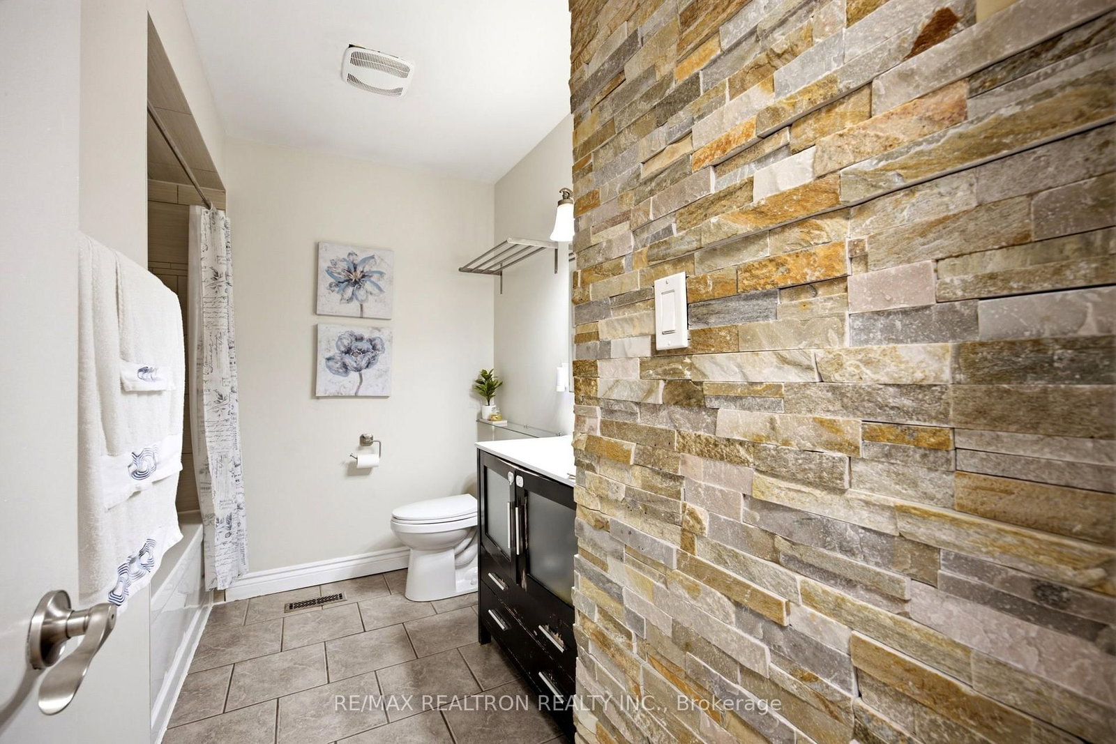 118 Surbray Grove • Mississauga, ON photo 18