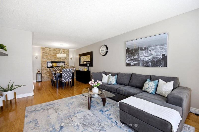 118 Surbray Mississauga,ON L5B 2E1 — Photo 6