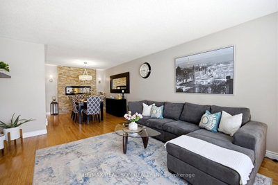 118 Surbray Grove • Mississauga, ON photo 6