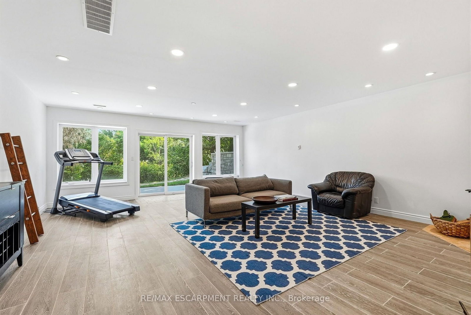 1296 Dundas Street • Burlington, ON photo 37