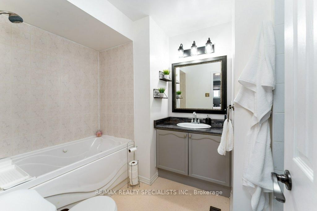 34 Killaloe Crescent • Halton Hills, ON photo 24