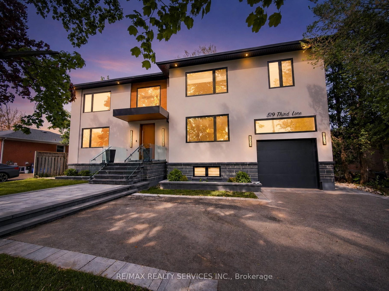 519 Third Line • Oakville, ON photo 36