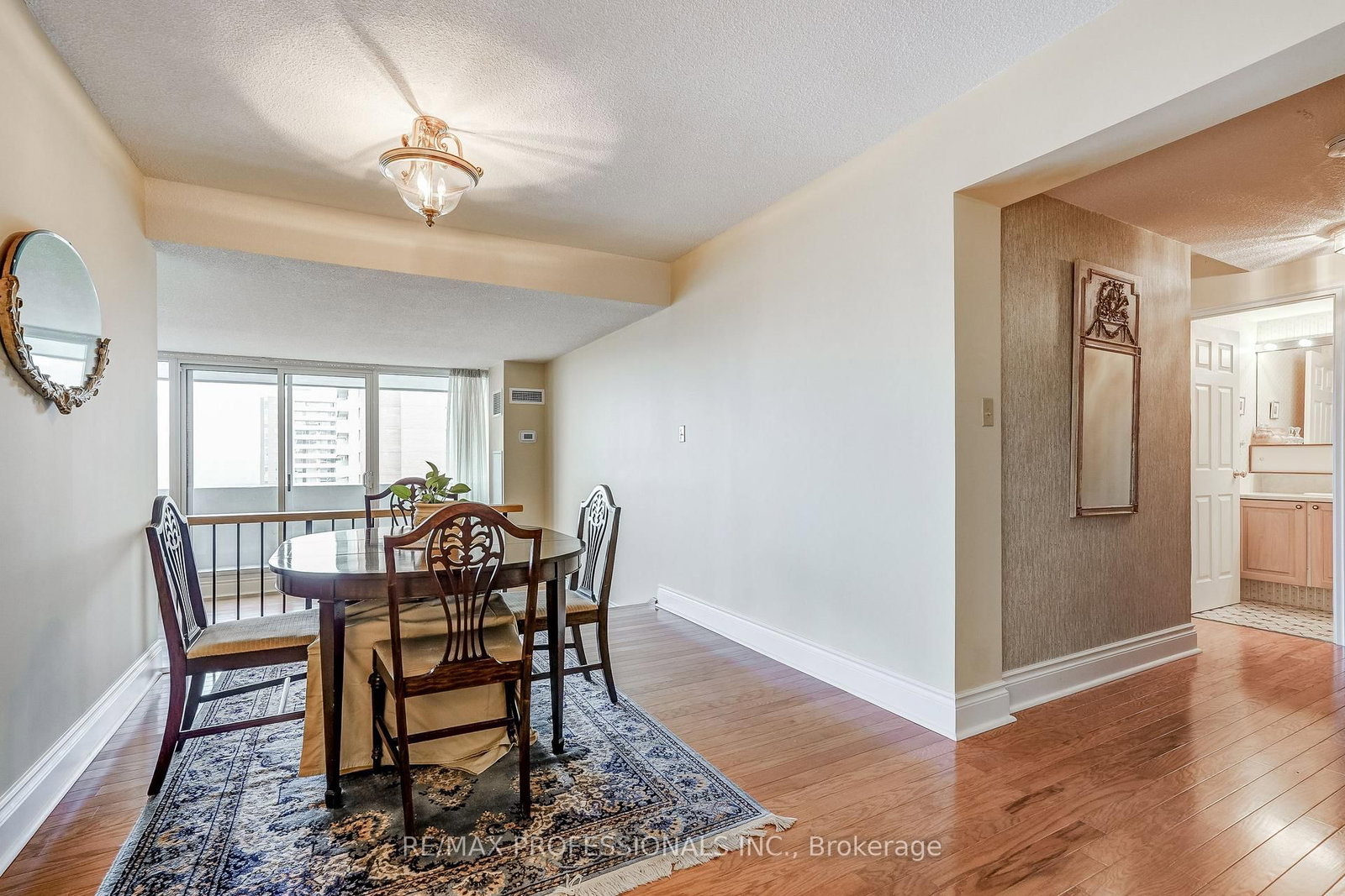 240 Scarlett Road • #1405 • Toronto, ON photo 12