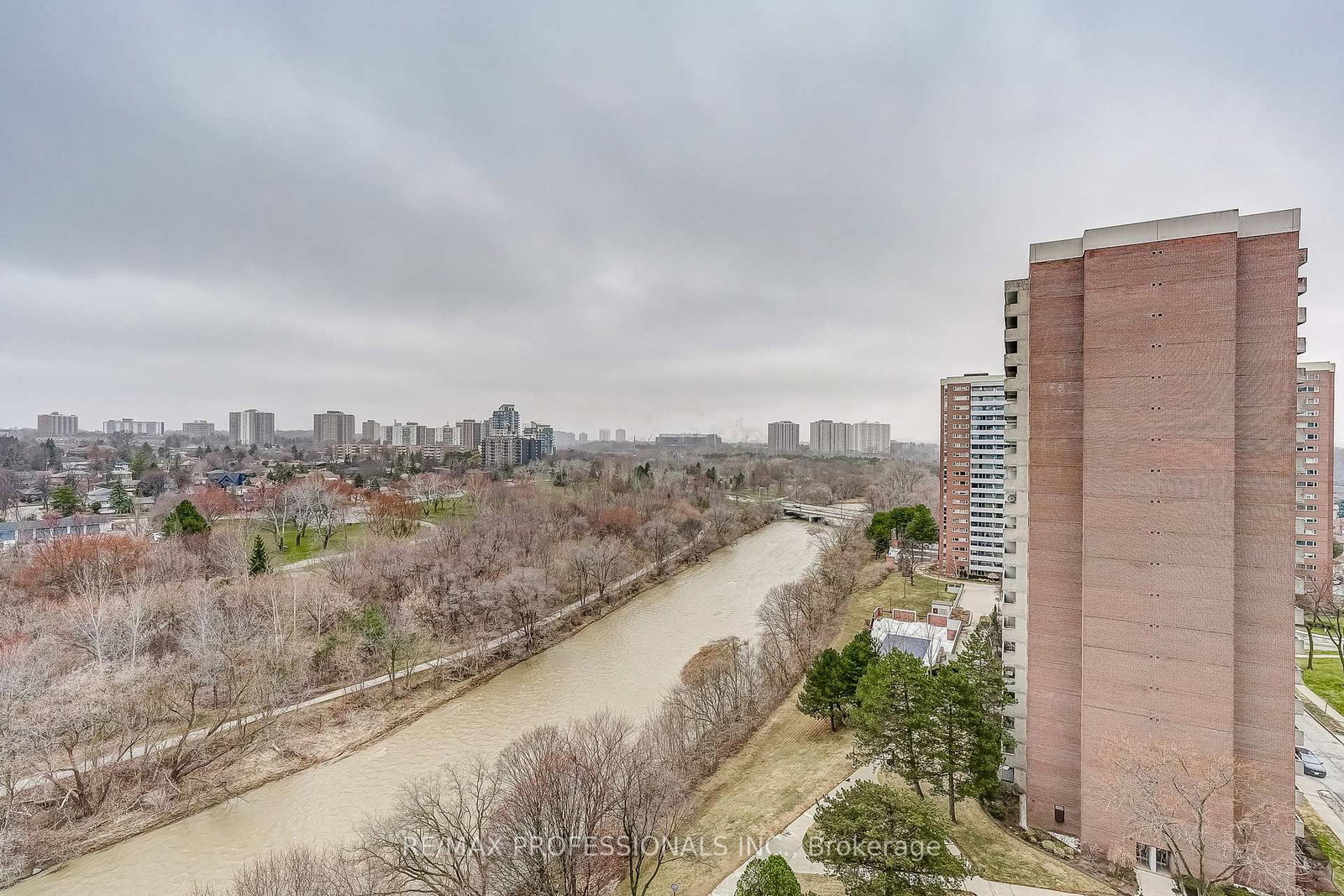 240 Scarlett Road • #1405 • Toronto, ON photo 18