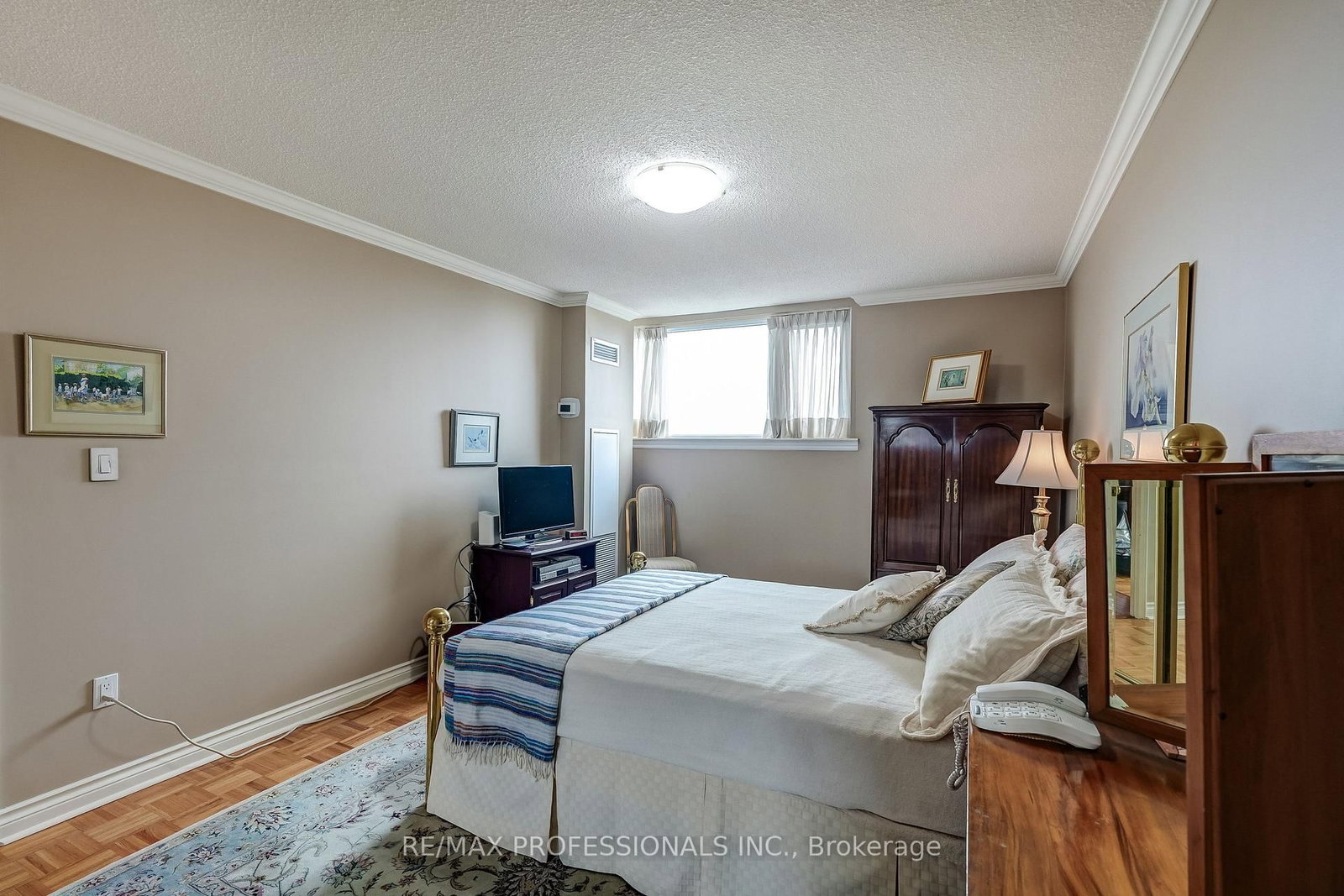 240 Scarlett Road • #1405 • Toronto, ON photo 26