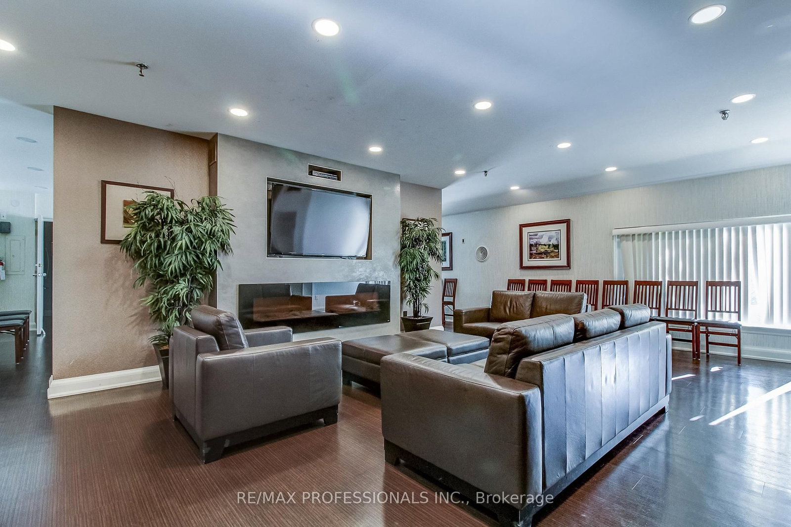240 Scarlett Road • #1405 • Toronto, ON photo 33