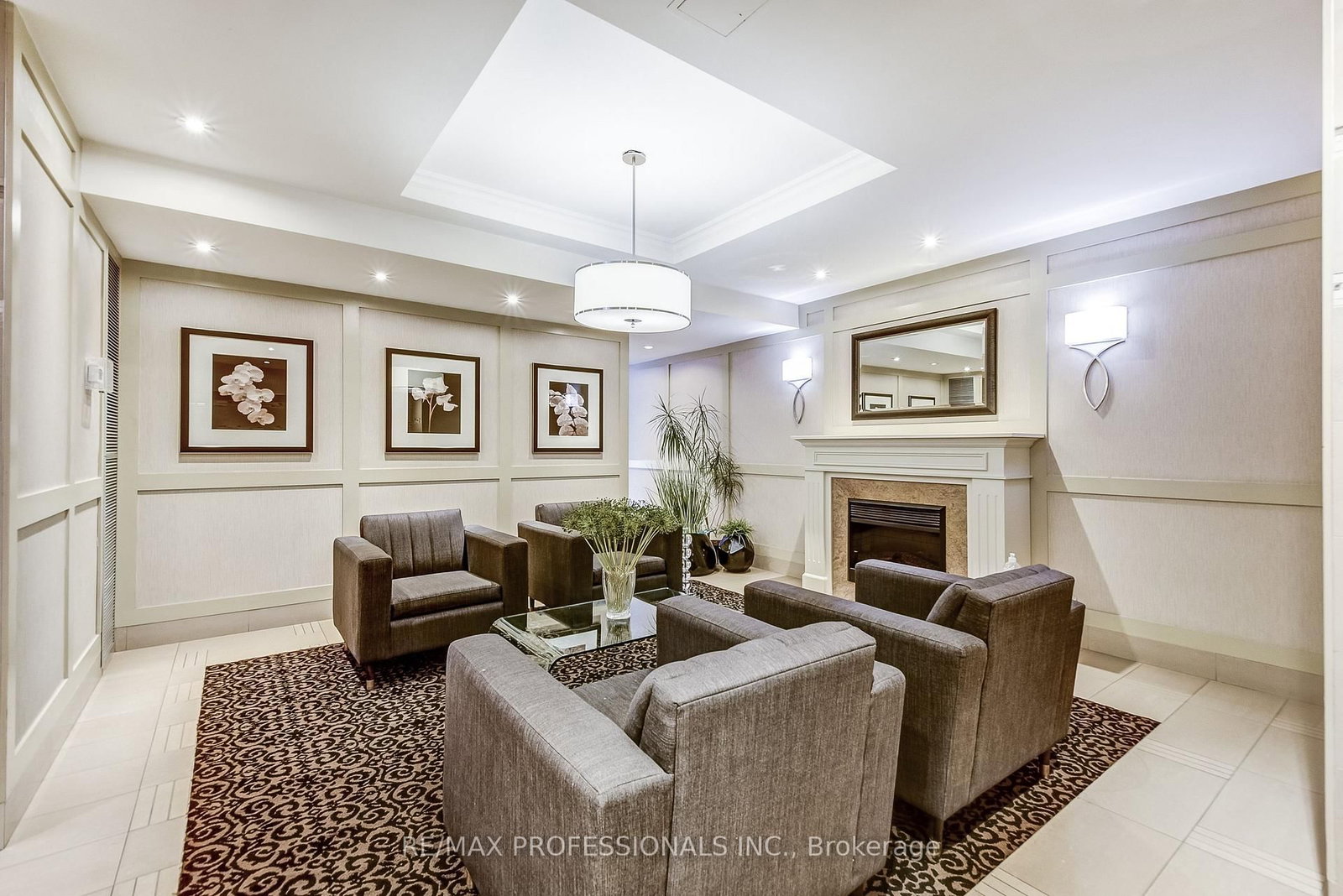 240 Scarlett Road • #1405 • Toronto, ON photo 4