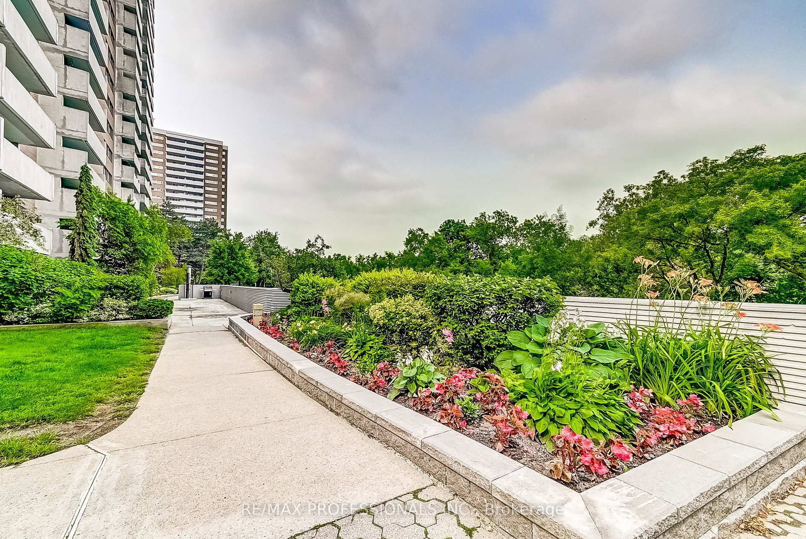 240 Scarlett Road • #1405 • Toronto, ON photo 40