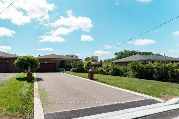 25A St Andrews Boulevard