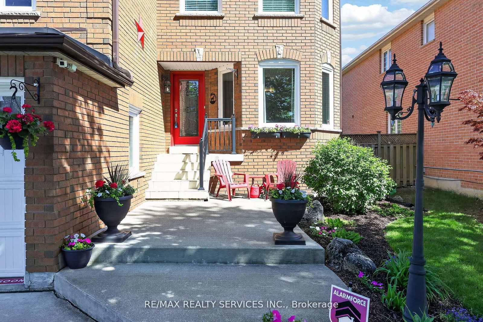 150 Royal Valley Drive • Caledon, ON photo 4