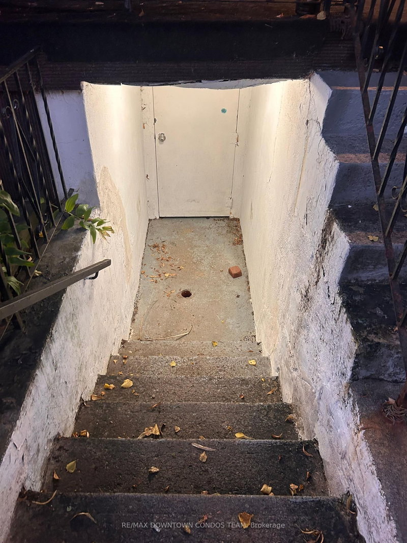 102 - 5 Thornburn Avenue