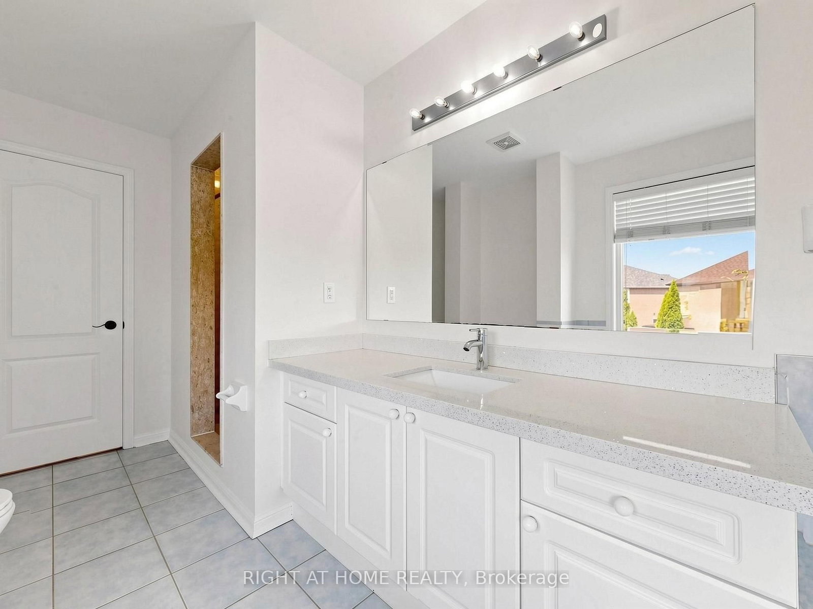 5817 Whitehorn Avenue • Mississauga, ON photo 18