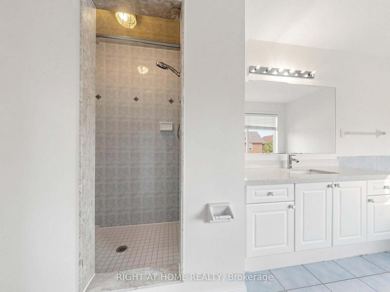 5817 Whitehorn Avenue • Mississauga, ON photo 20