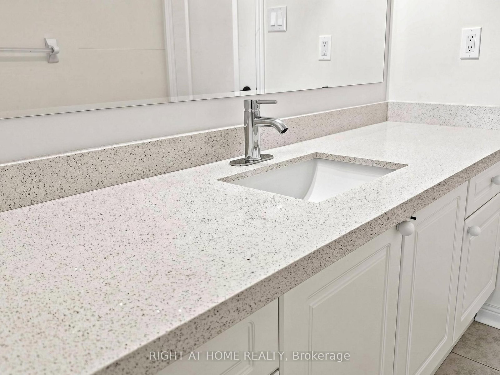 5817 Whitehorn Avenue • Mississauga, ON photo 21