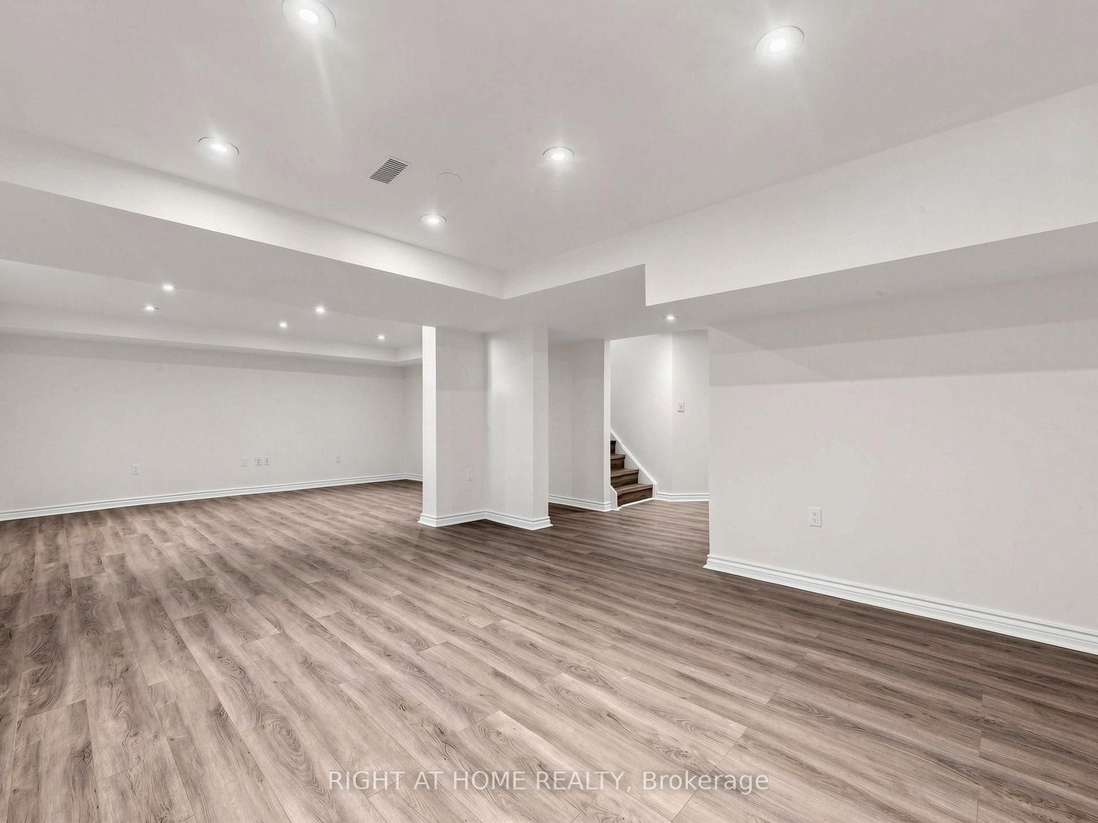 5817 Whitehorn Avenue • Mississauga, ON photo 34
