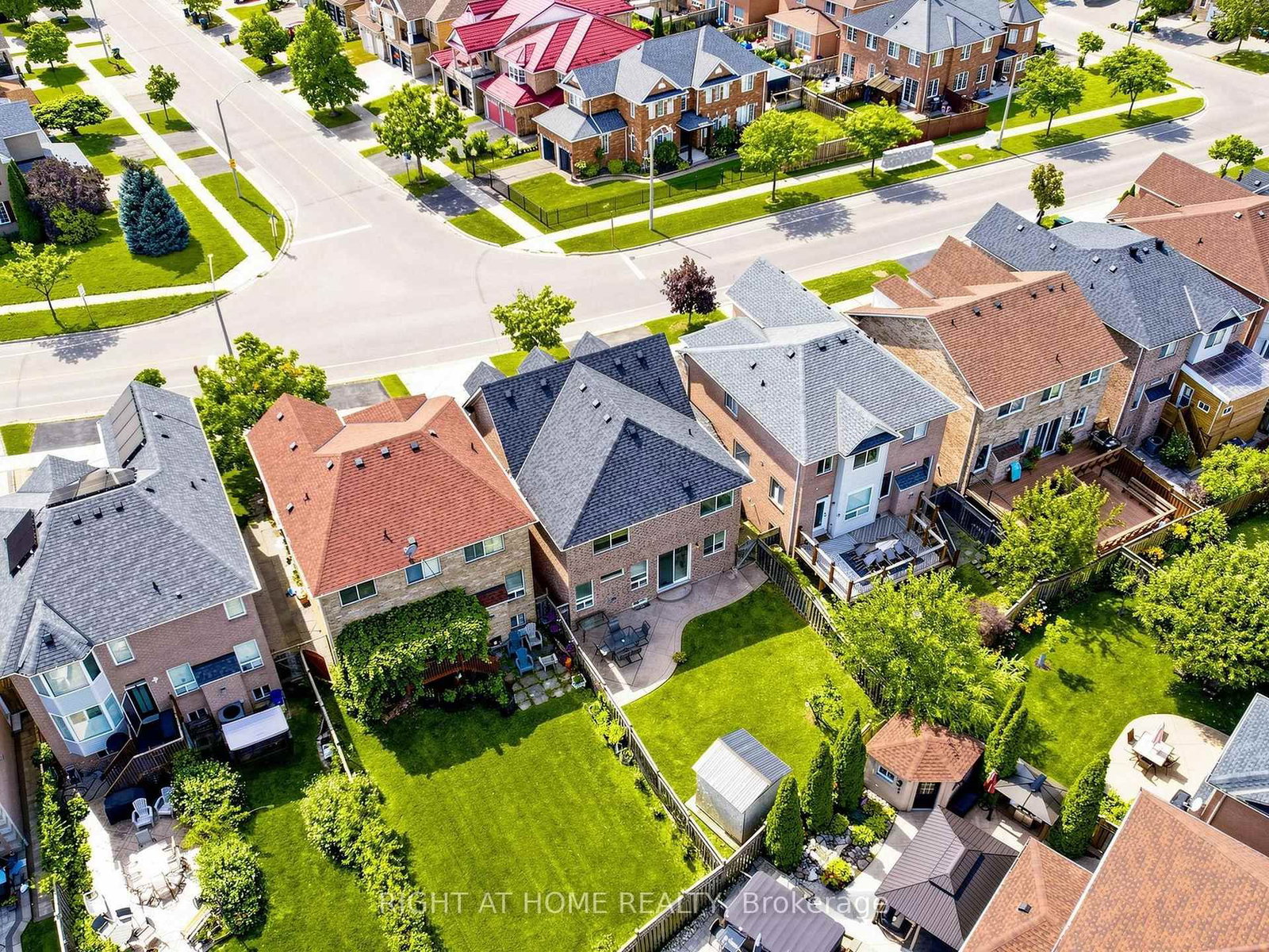 5817 Whitehorn Avenue • Mississauga, ON photo 39