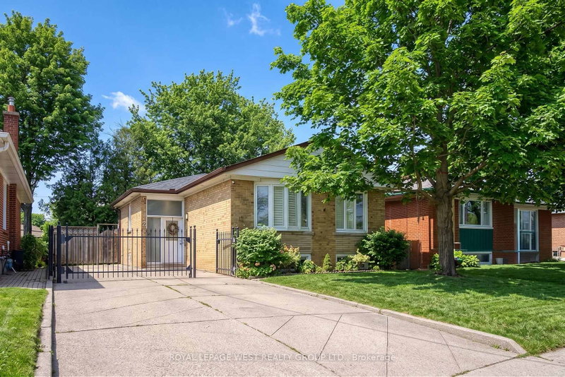 12 Leavenworth Crescent