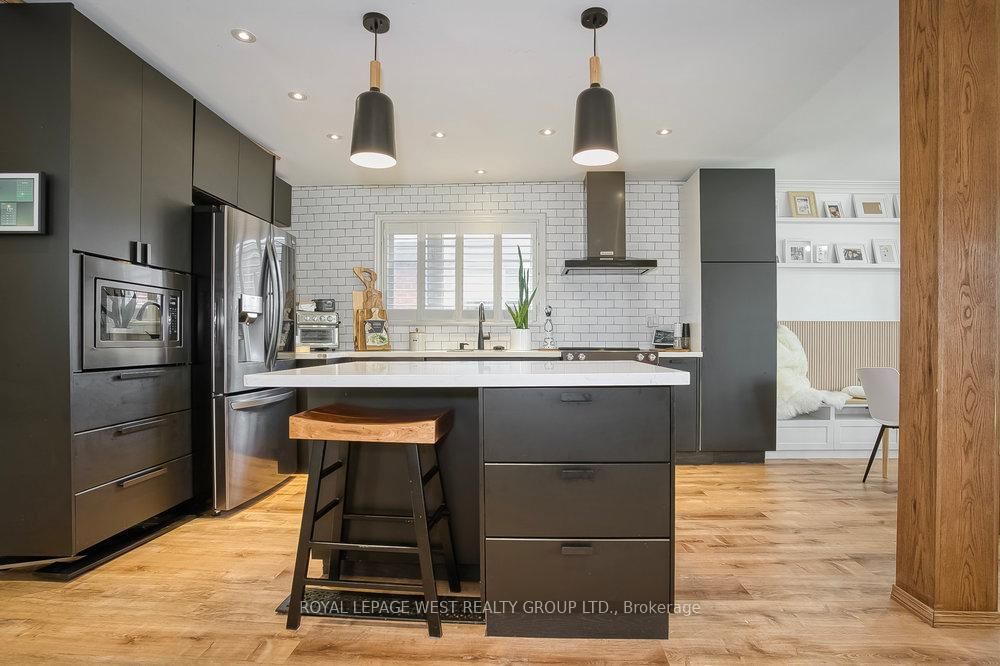 12 Leavenworth Crescent • Toronto, ON photo 11