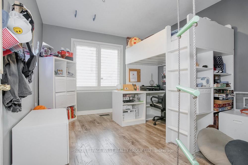 12 Leavenworth Crescent • Toronto, ON photo 19