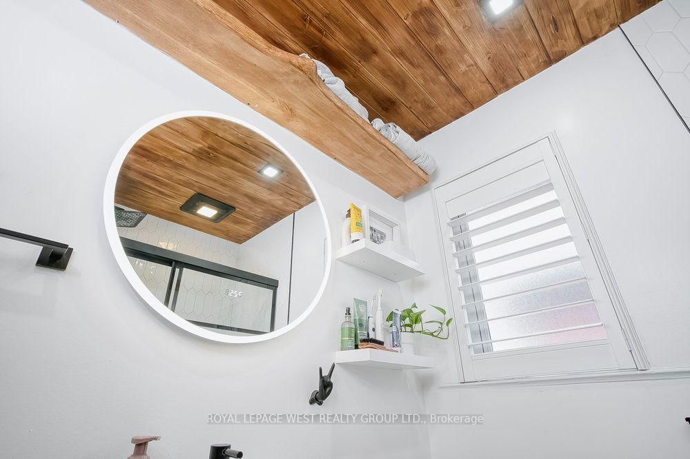 12 Leavenworth Crescent • Toronto, ON photo 20