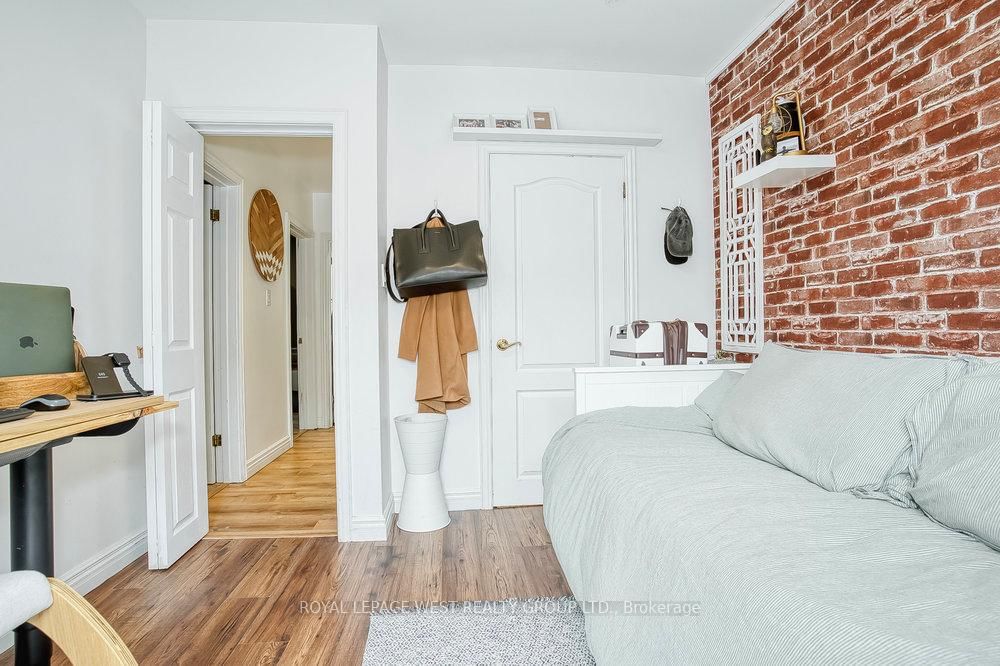 12 Leavenworth Crescent • Toronto, ON photo 23