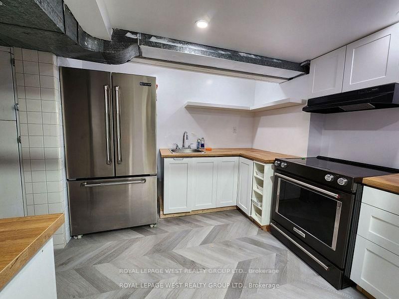 12 Leavenworth Crescent • Toronto, ON photo 29