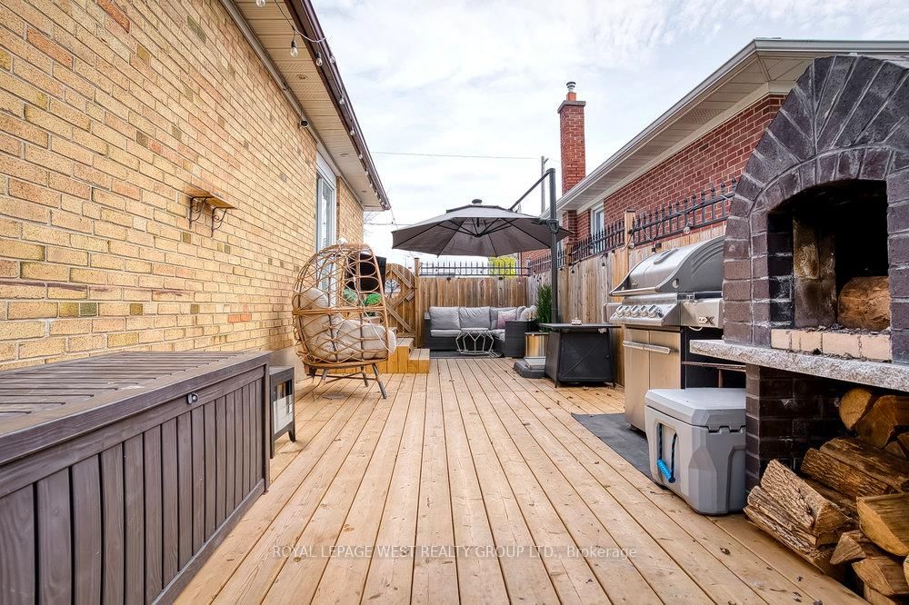 12 Leavenworth Crescent • Toronto, ON photo 35
