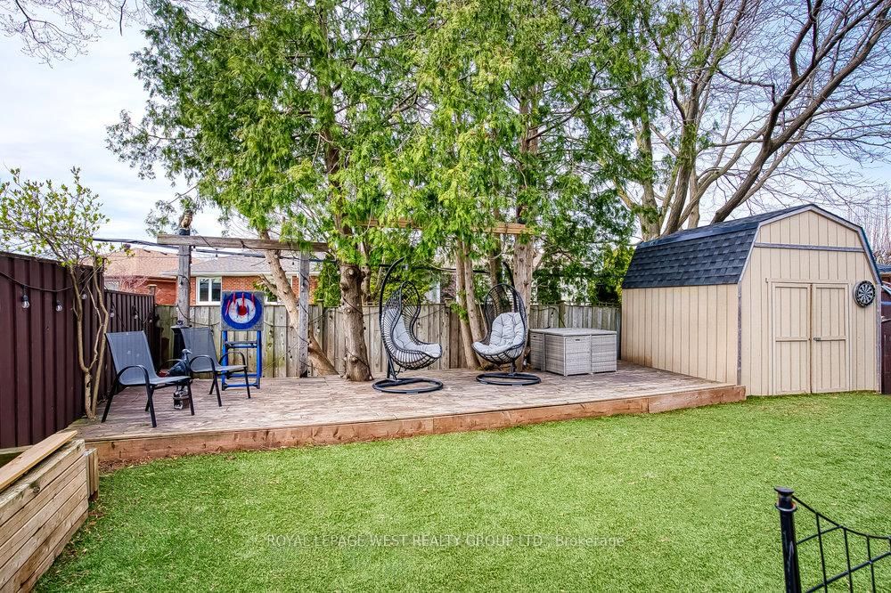 12 Leavenworth Crescent • Toronto, ON photo 38