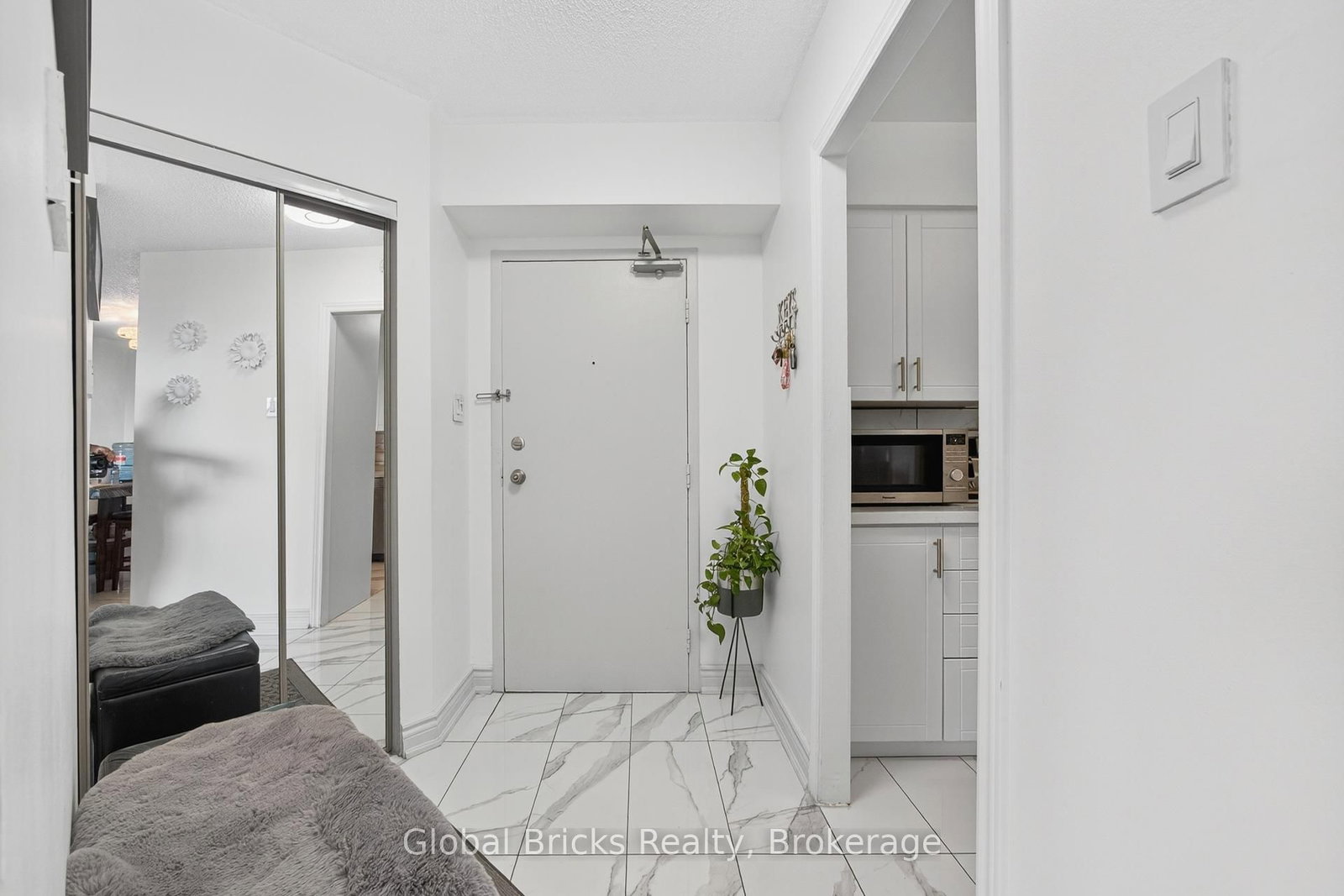 380 Dixon Road • #1904 • Toronto, ON photo 9