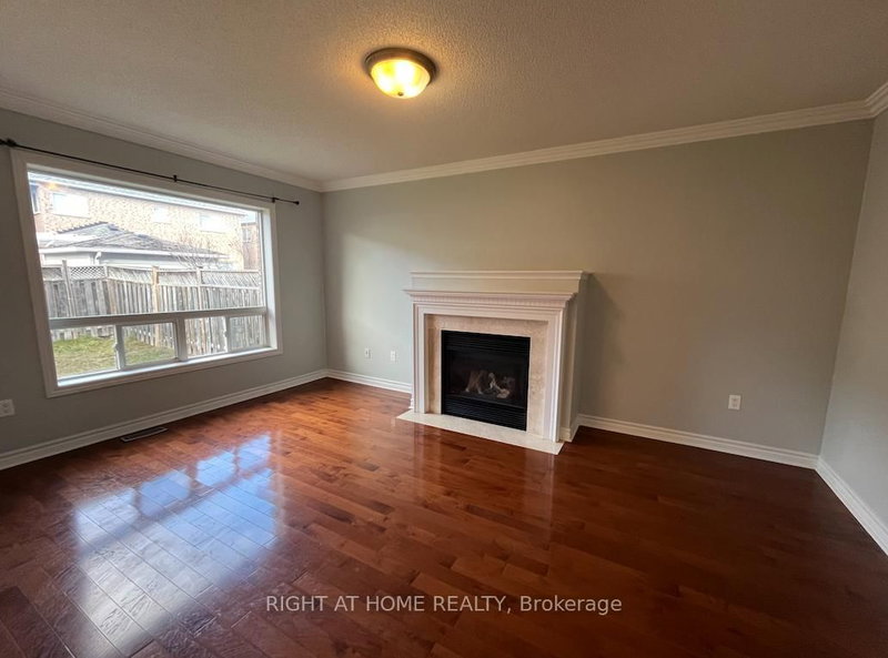 Main - 22 Amboise Crescent