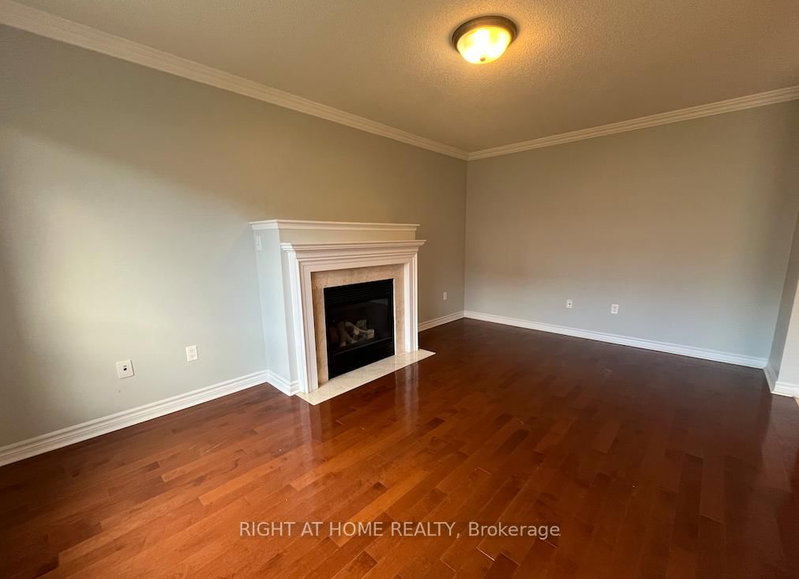 Main - 22 Amboise Crescent