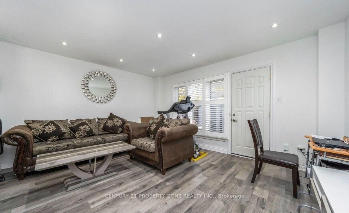 475 Bramalea Brampton,ON L6T 2X2 — Photo 4