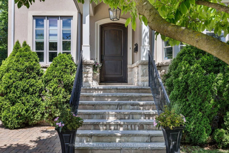 4 Springbrook Gardens