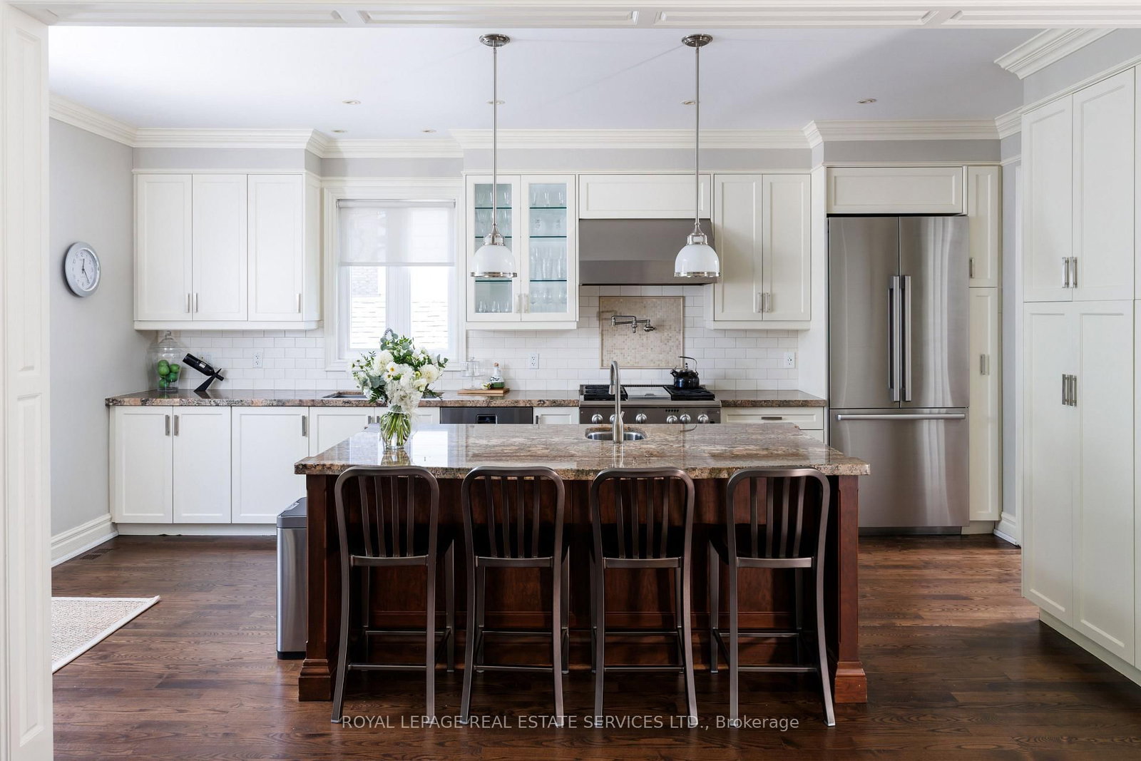 4 Springbrook Gardens • Toronto, ON photo 16