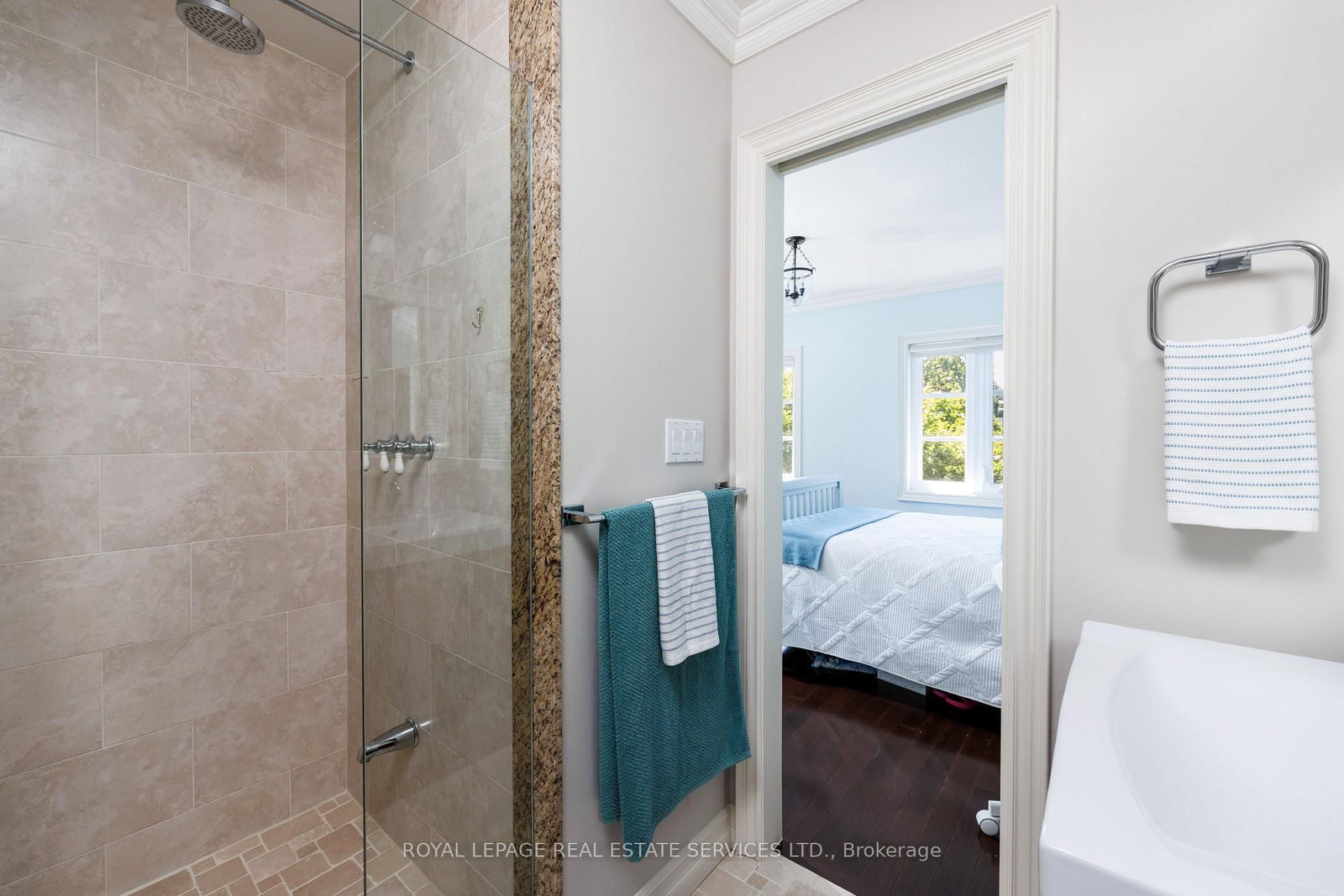 4 Springbrook Gardens • Toronto, ON photo 36