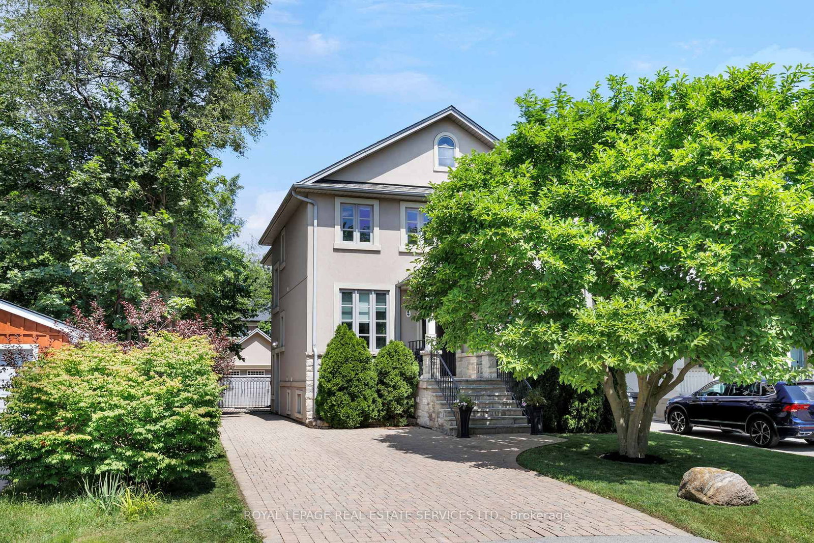 4 Springbrook Gardens • Toronto, ON photo 43